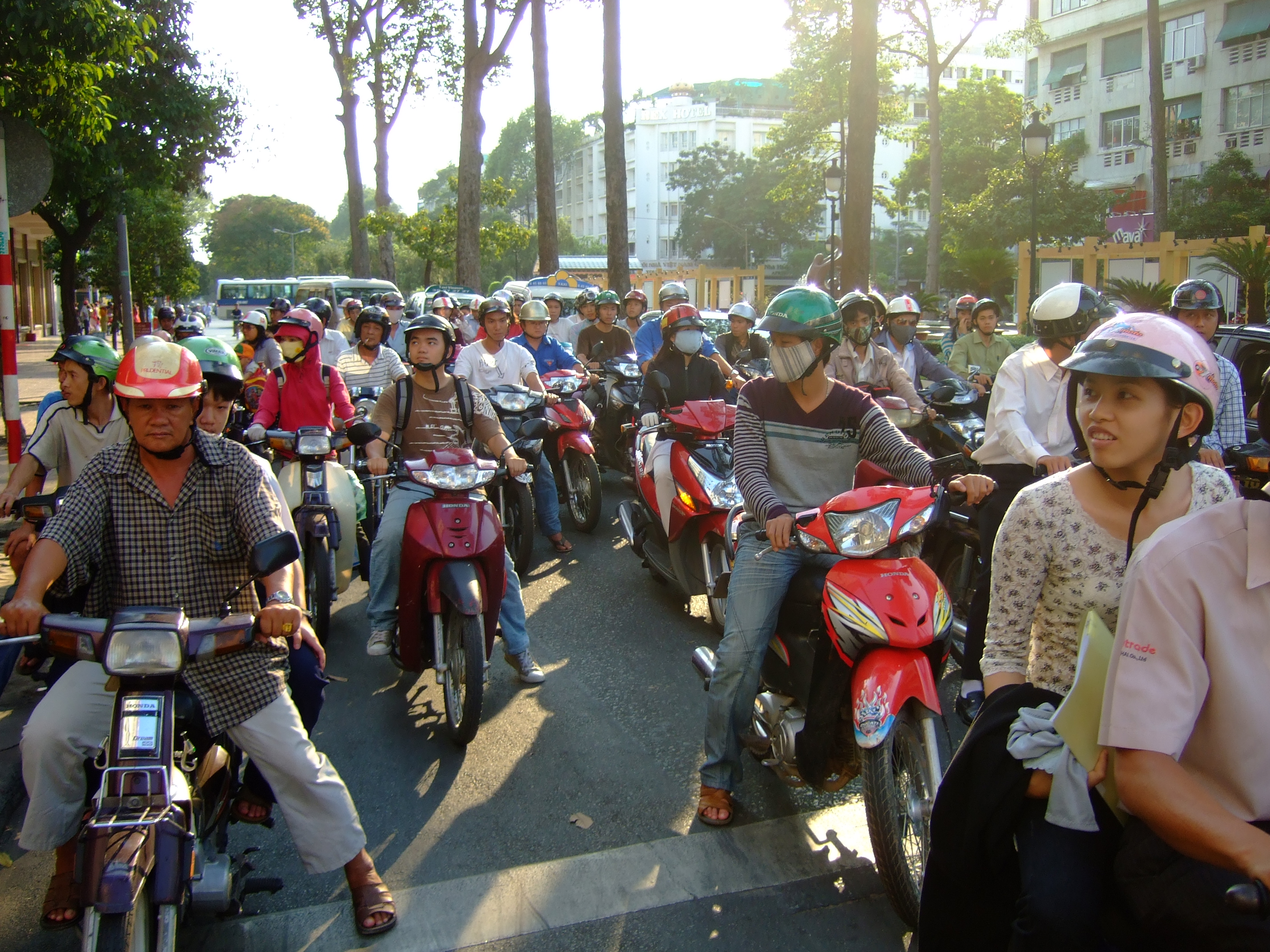 Vietnam Ho Chi Minh City motorbike street scenes Feb 2009 046