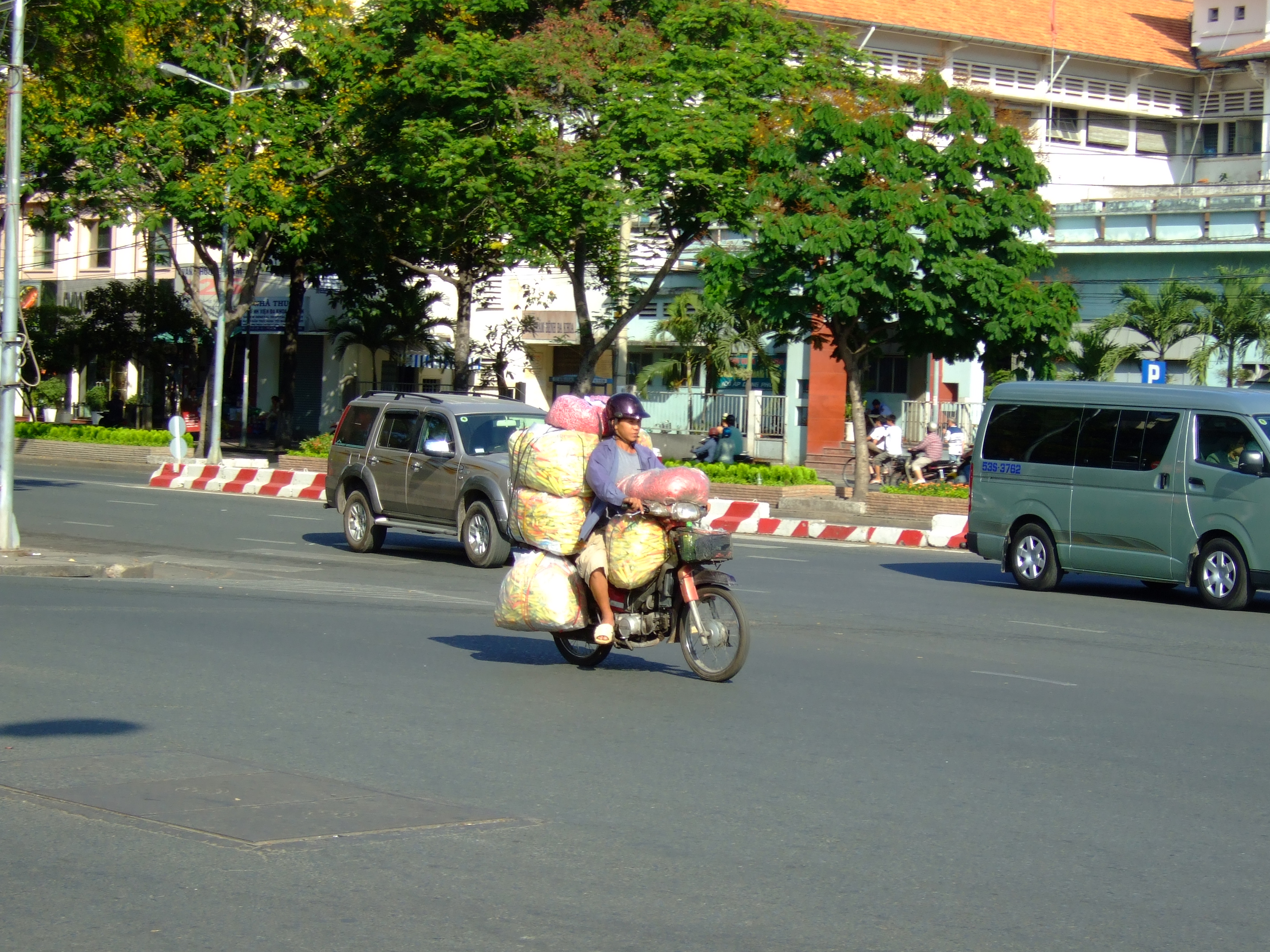 Vietnam Ho Chi Minh City motorbike street scenes Feb 2009 068