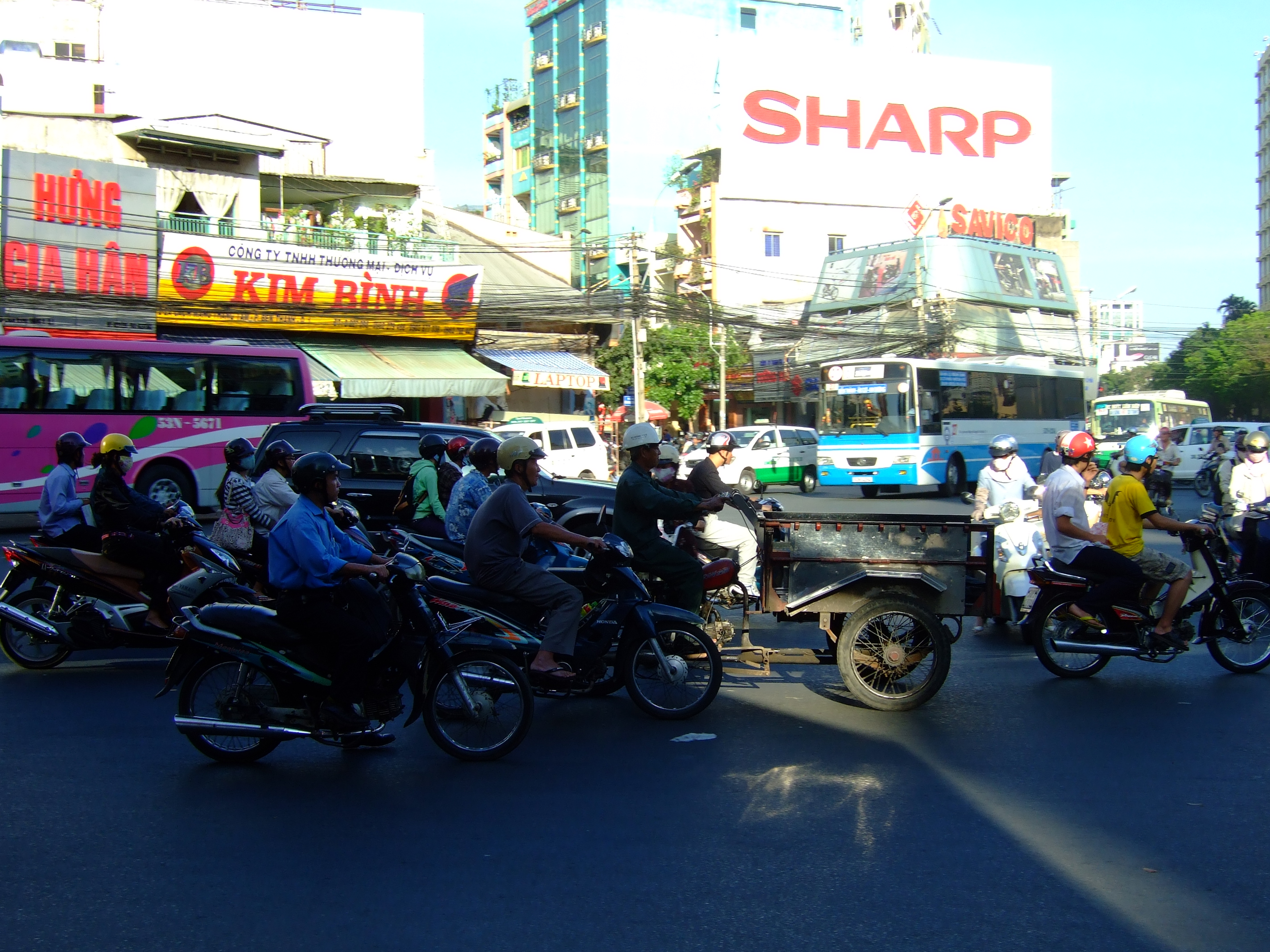 Vietnam Ho Chi Minh City motorbike street scenes Feb 2009 090