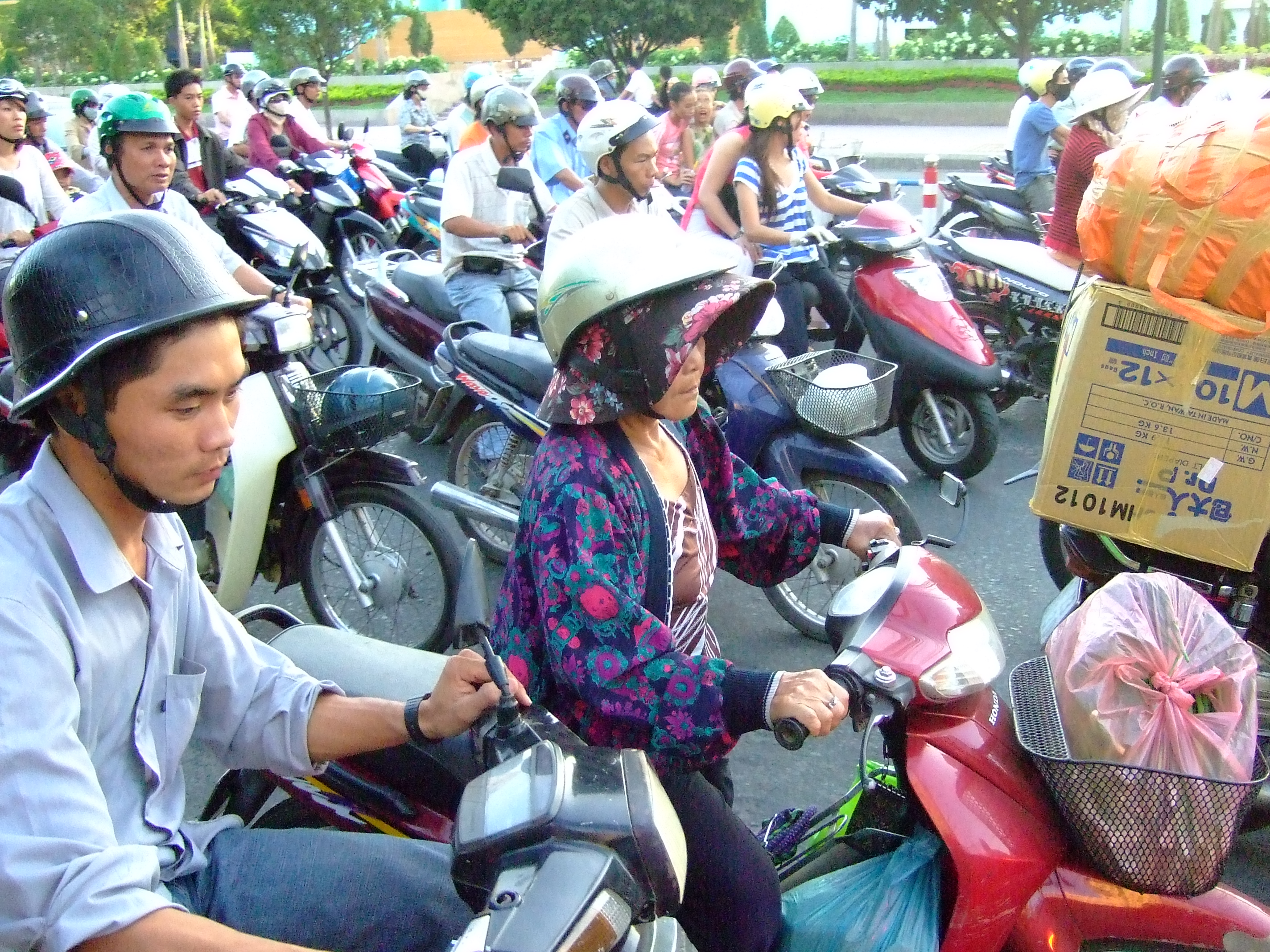 Vietnam Ho Chi Minh City motorbike street scenes Feb 2009 143