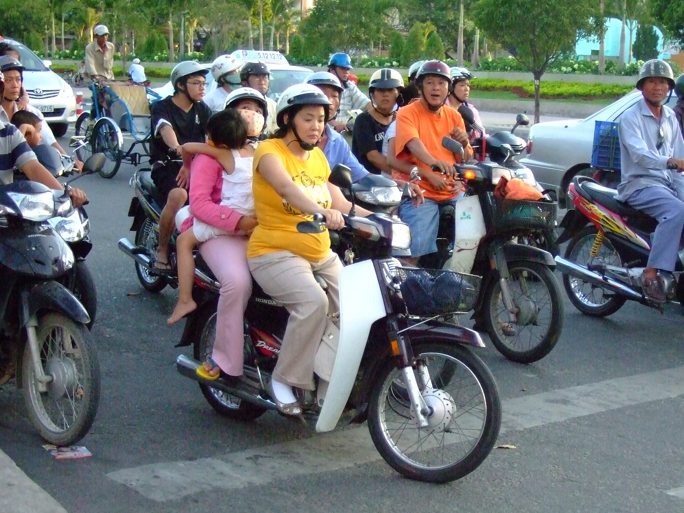 Vietnam Ho Chi Minh City motorbike street scenes Feb 2009 145