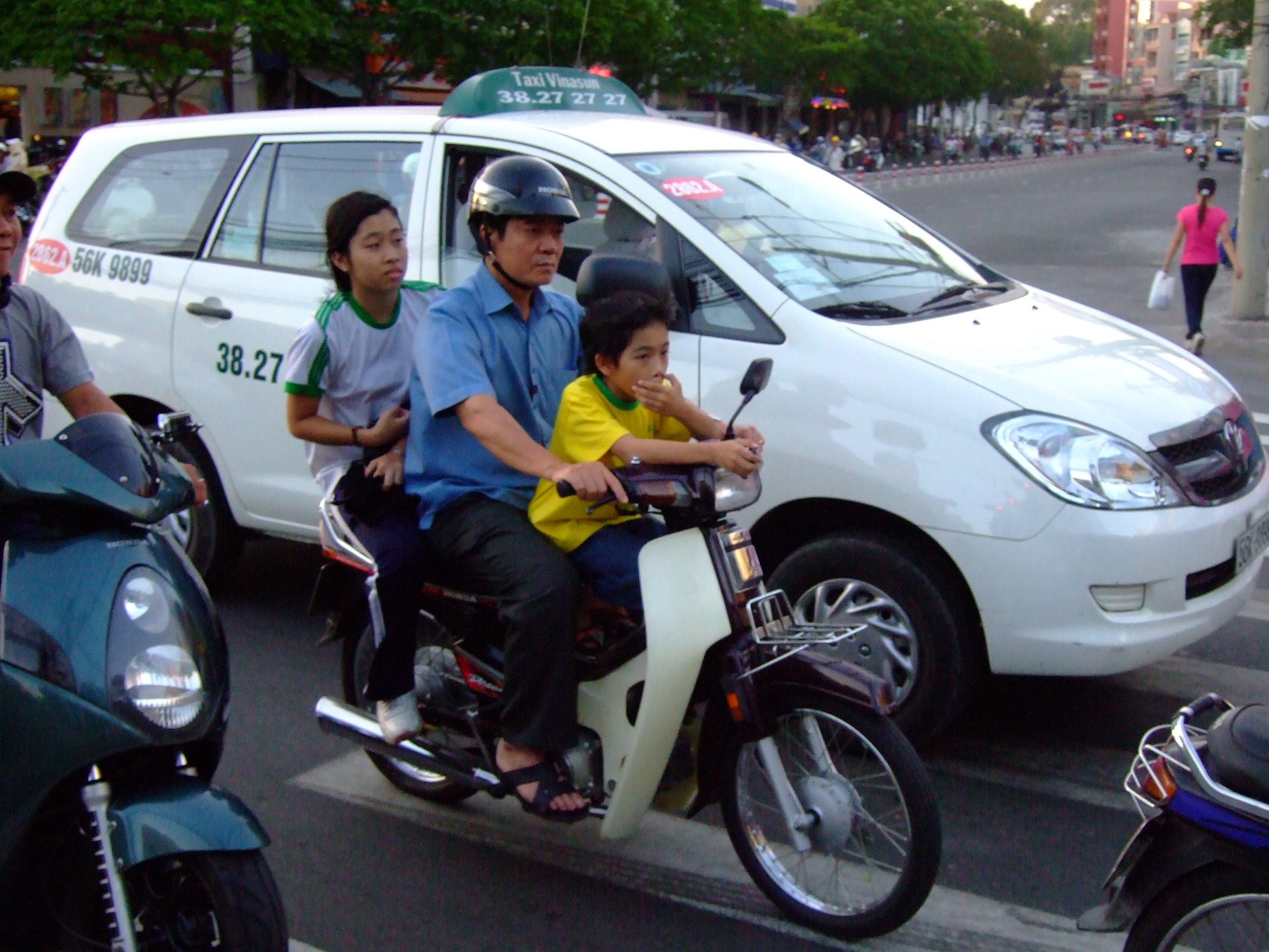 Vietnam Ho Chi Minh City motorbike street scenes Feb 2009 148