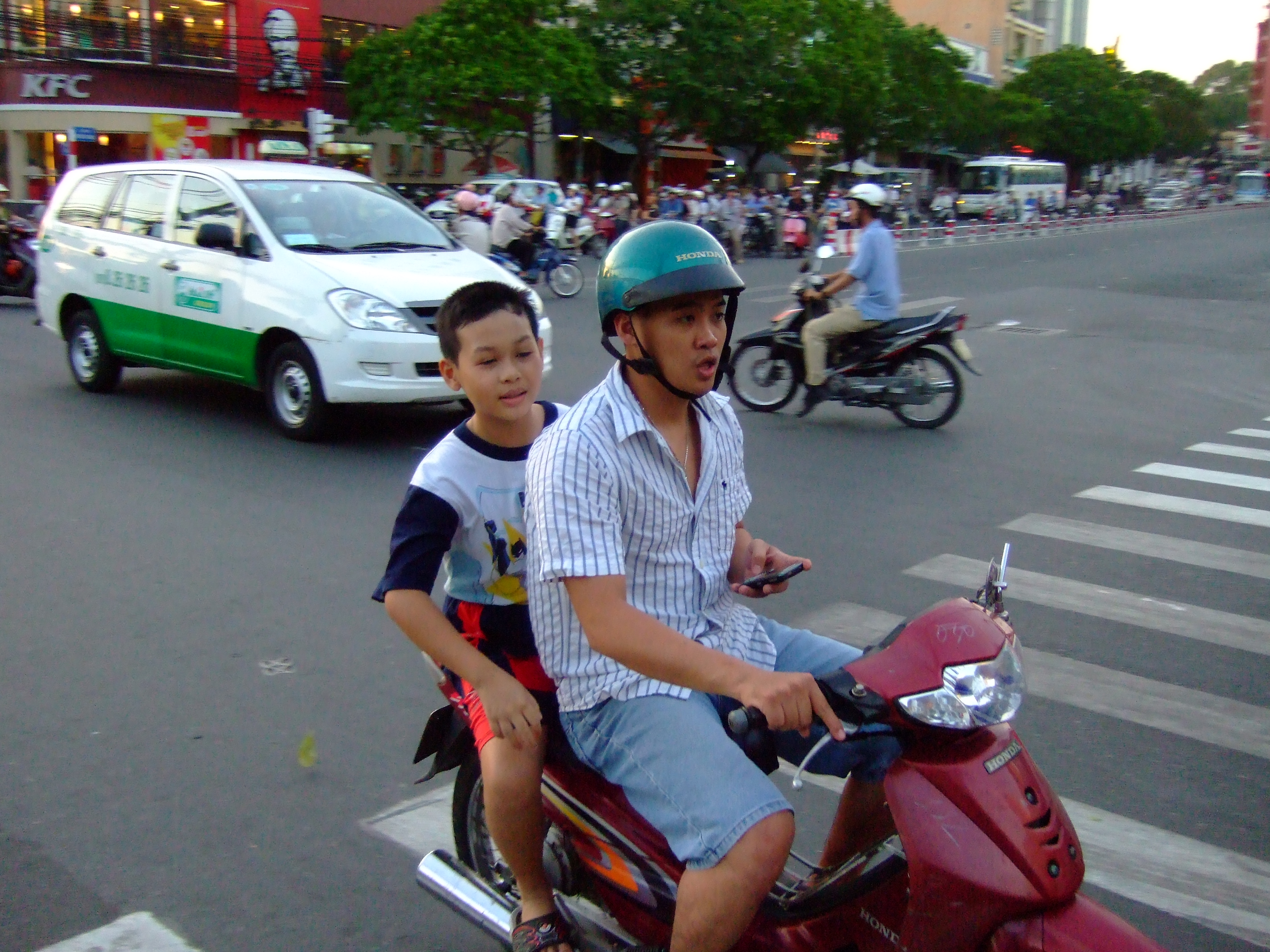 Vietnam Ho Chi Minh City motorbike street scenes Feb 2009 157