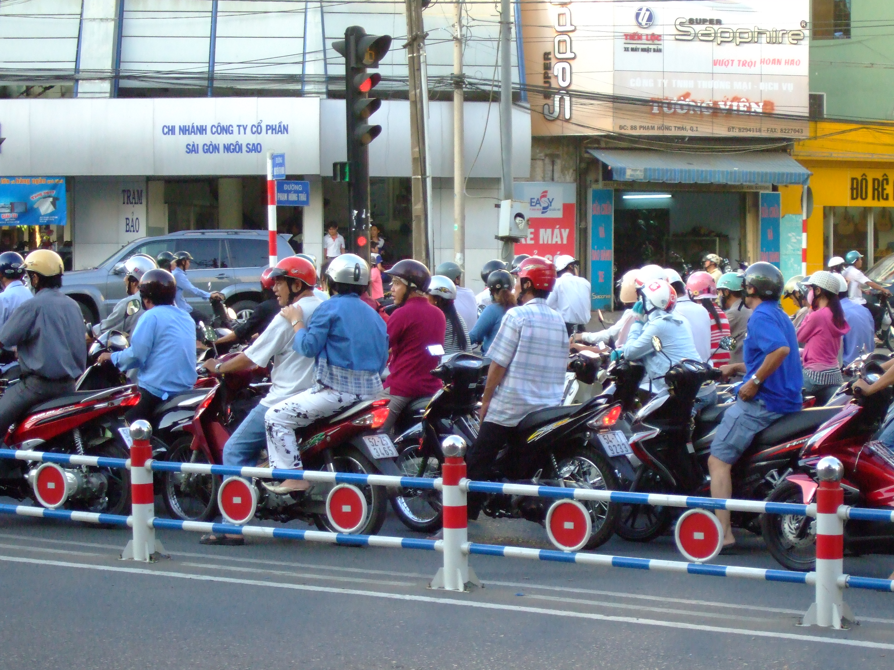 Vietnam Ho Chi Minh City motorbike street scenes Feb 2009 171