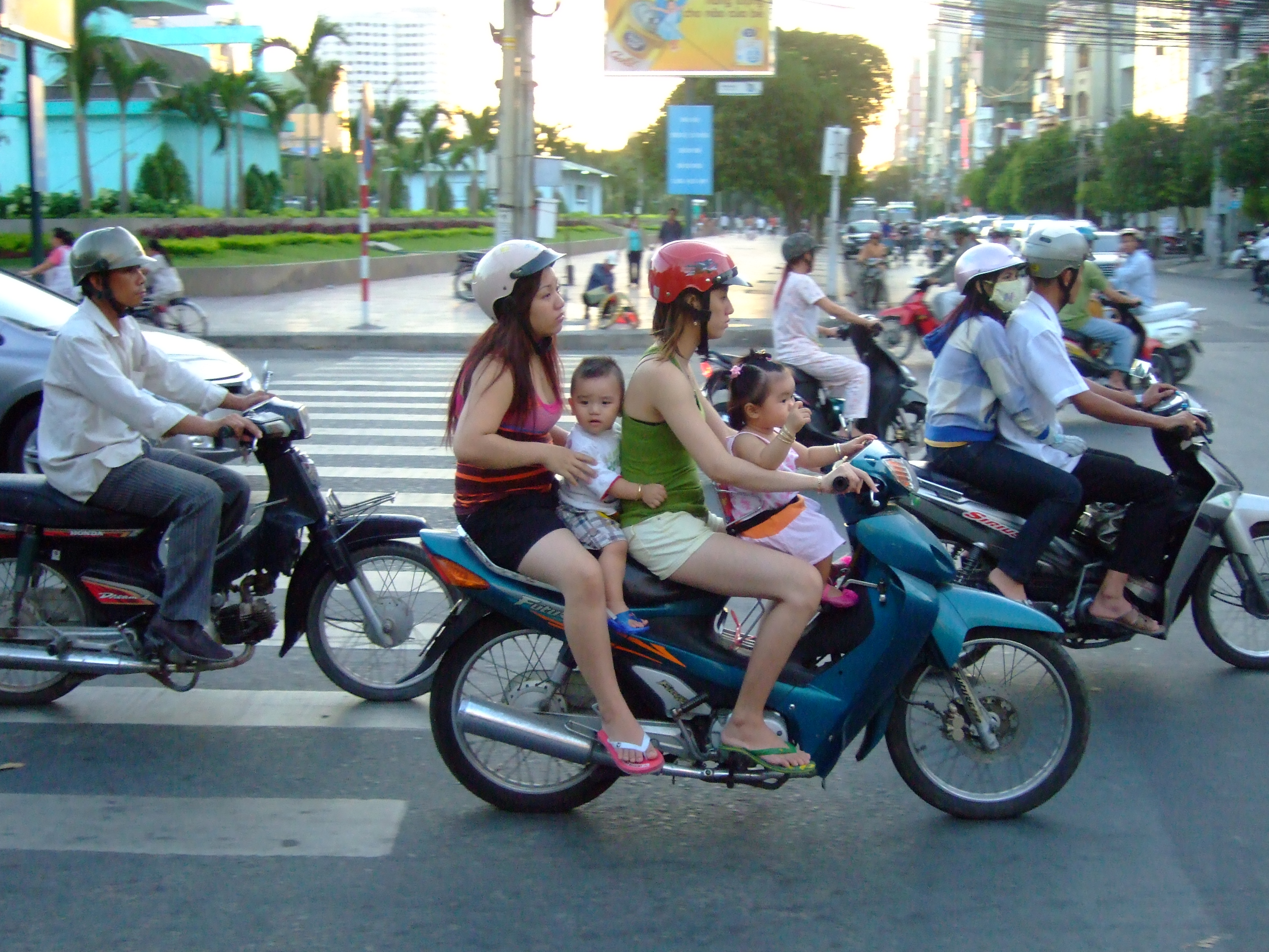 Vietnam Ho Chi Minh City motorbike street scenes Feb 2009 173