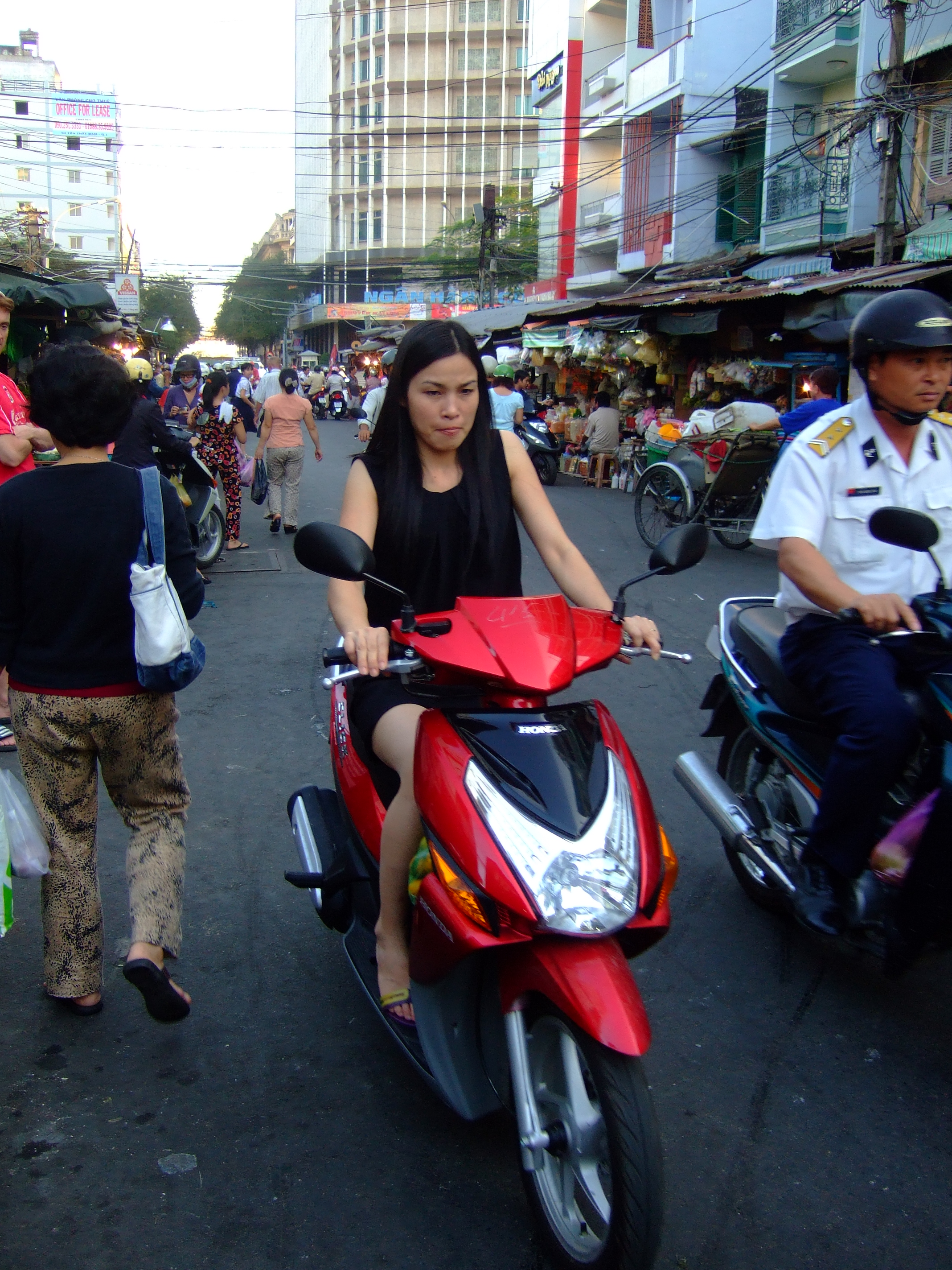 Vietnam Ho Chi Minh City scooters street scenes Feb 2009 02