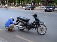 Asisbiz Vietnam Ho Chi Minh City motorbike street scenes Feb 2009 014