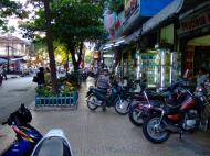 Asisbiz Vietnam Ho Chi Minh City motorbike street scenes Feb 2009 022