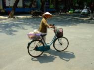 Asisbiz Vietnam Ho Chi Minh City street scenes push bikes Feb 2009 014