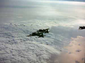 Asisbiz Boeing B 17F Fortress from 91BG over the English Channel 1943 01