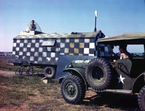 Asisbiz USAAF ground traffic control unit England 01