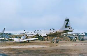 Asisbiz 42 24664 Boeing B 29 Superfortress 20AF 500BG882BS Z23 Ramblin' Roscoe crash landed at Iwo Jima 15th Apr 1945 A57721