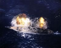 Asisbiz USS Missouri (BB 63) Fires a fifteen gun broadside during maneuvers in the Hawaiian Operations Area 1987