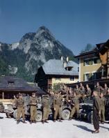 Asisbiz 101st Airborne Division's 327th Glider Infantry Regiment touring the Bavarian Alps Berchtesgaden Germany 1945 03