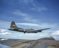 Asisbiz WWII color photo of USAAF 42 5479 Boeing B 17F Fortress during a training flight over America 01