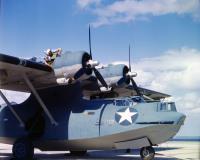 Asisbiz Activities of a PBY Squadron Inspecting Engines 03
