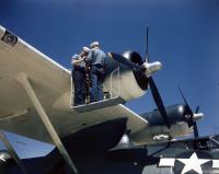 Asisbiz Mechanics Repair Engine of PBY at Naval Air Station New Orleans Louisiana 1944
