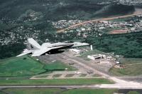 Asisbiz USN McDonnell Douglas F 18C Hornet VFA 136 Knighthawks AG301 164217 flying in tight formation 06