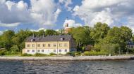 Asisbiz Iconic cities Stockholm Sweden Kastellholmskajen 2B with Kastellet foreground Stockholm July 2012 04