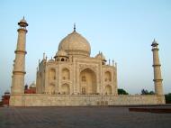 Asisbiz Iconic places Agra Taj Mahal India Apr 2004