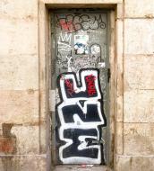 Asisbiz Graffiti street art photographed in Spain Barcelona artist unk using Iphone 6 Jul 2015 025