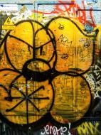 Asisbiz Graffiti street art photographed in Spain Barcelona artist unk using Iphone 6 Jul 2015 079