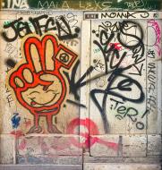 Asisbiz Graffiti street art photographed in Spain Barcelona artist unk using Iphone 6 Jul 2015 316
