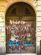 Asisbiz Graffiti street art photographed in Spain Barcelona artist unk using Iphone 6 Jul 2015 559
