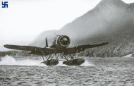 Asisbiz Arado Ar 196A5 FAF TLeLv12 takes off from Vyborg Bay 17th Jun 1944 HR1