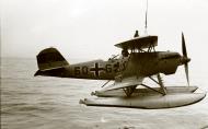 Asisbiz Heinkel He 60C 5.BoFlGr196 60+G21 being lifted abaord ebay 01