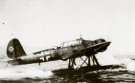 Asisbiz Arado Ar 196A 2.KuFlgGr906 8L+IK Norway 1940 01