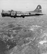 Asisbiz 42 38078 B-17G Fortress 15AF 2BG429BS Sweet Pea shuttle mission to Russia 1944 NA692