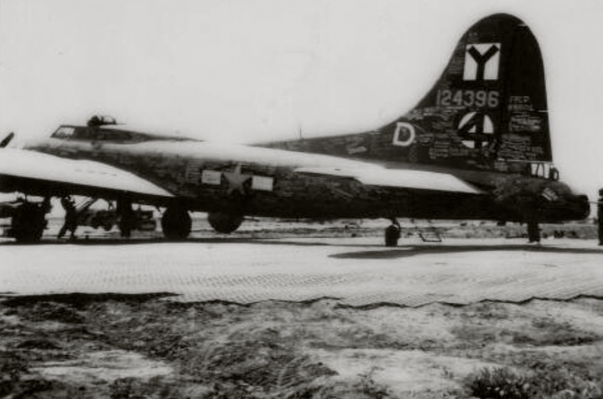 41-24396 B-17F Fortress 15AF 301BG419BS Eight Ball aka Reluctant Gremlin 01