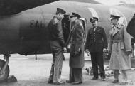 Asisbiz King George VI visits 12AF 301BG at Alconbury 13th Nov 1942 FRE4063