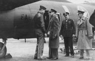 Asisbiz King George VI visits 12AF 301BG at Alconbury 13th Nov 1942 FRE4063