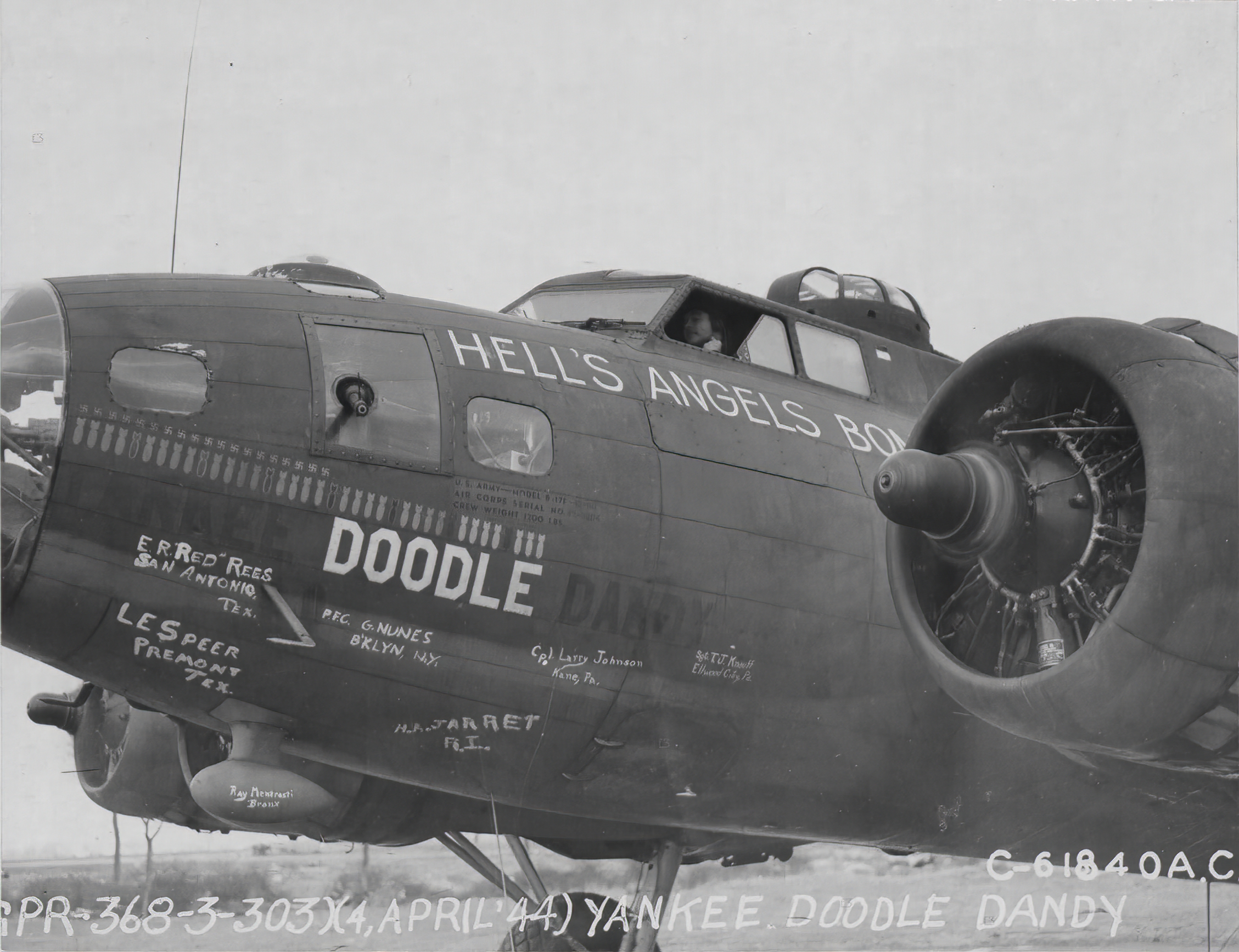 42-5264 B-17F Fortress 8AF 303BG358BS VKJ Yankee Doodle Dandy nose art 4th Apr 1944 01