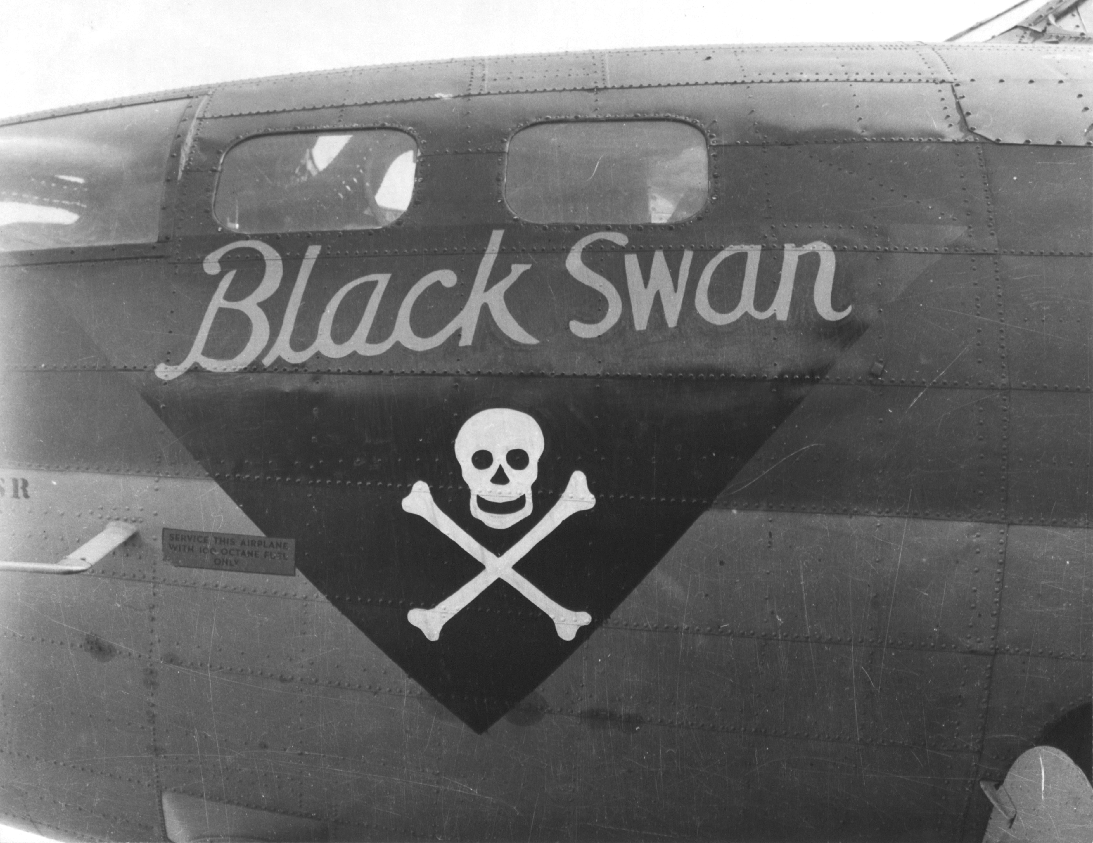 42-5780 B-17F Fortress 8AF 303BG427BS Black Swan nose art left side ltr lost 1st May 1943 NA614