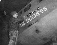 Asisbiz 41 24561 B 17F Fortress 8AF 303BG359BS BNT The Duchess with crew 25th Jan 1943 FRE4198