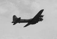 Asisbiz 41 24577 B 17F Fortress 8AF 303BG358BS VKD Hell's Angels in flight 21st Aug 1943 FRE4260