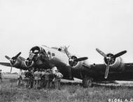 Asisbiz 42 102453 B-17G Fortress 8AF 303BG358BS VKJ Princess Pat landing mishap 25th July 1944 NA2076