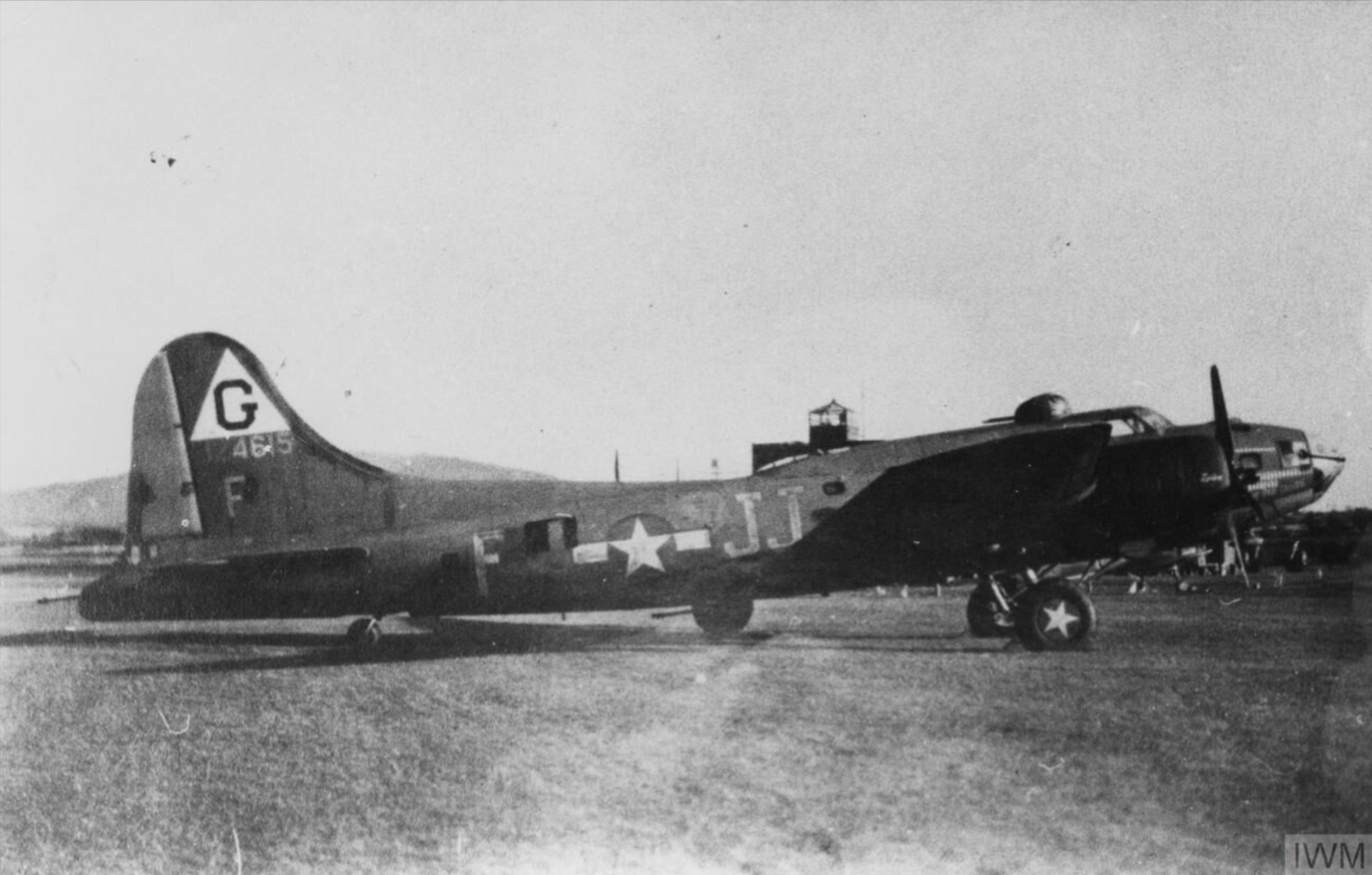 41-24615 B-17F Fortress 8AF 305BG422BS JJF Target For Tonite at Goxhill 1944 FRE4303