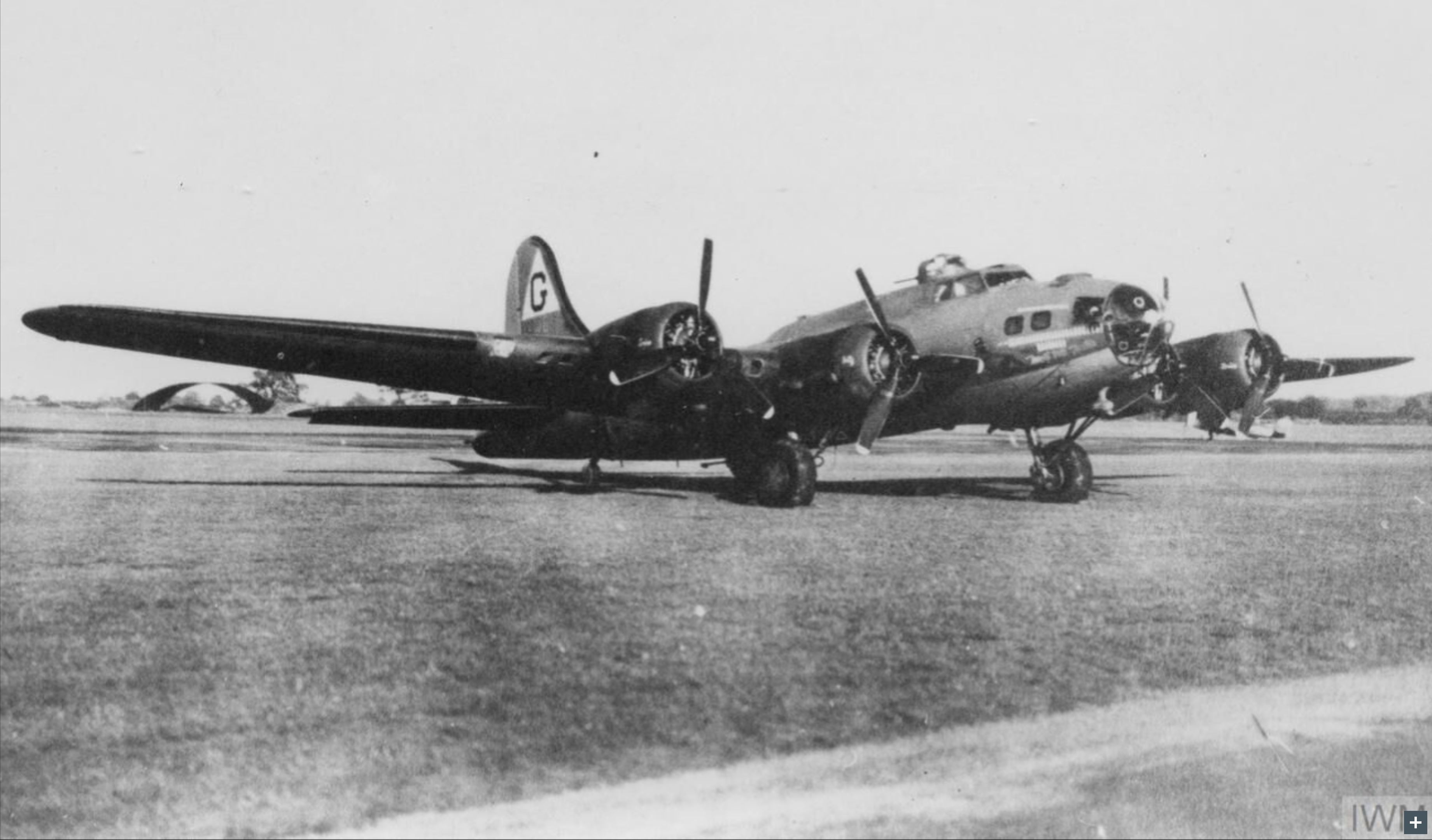 41-24615 B-17F Fortress 8AF 305BG422BS JJF Target For Tonite at Goxhill 1944 FRE4309