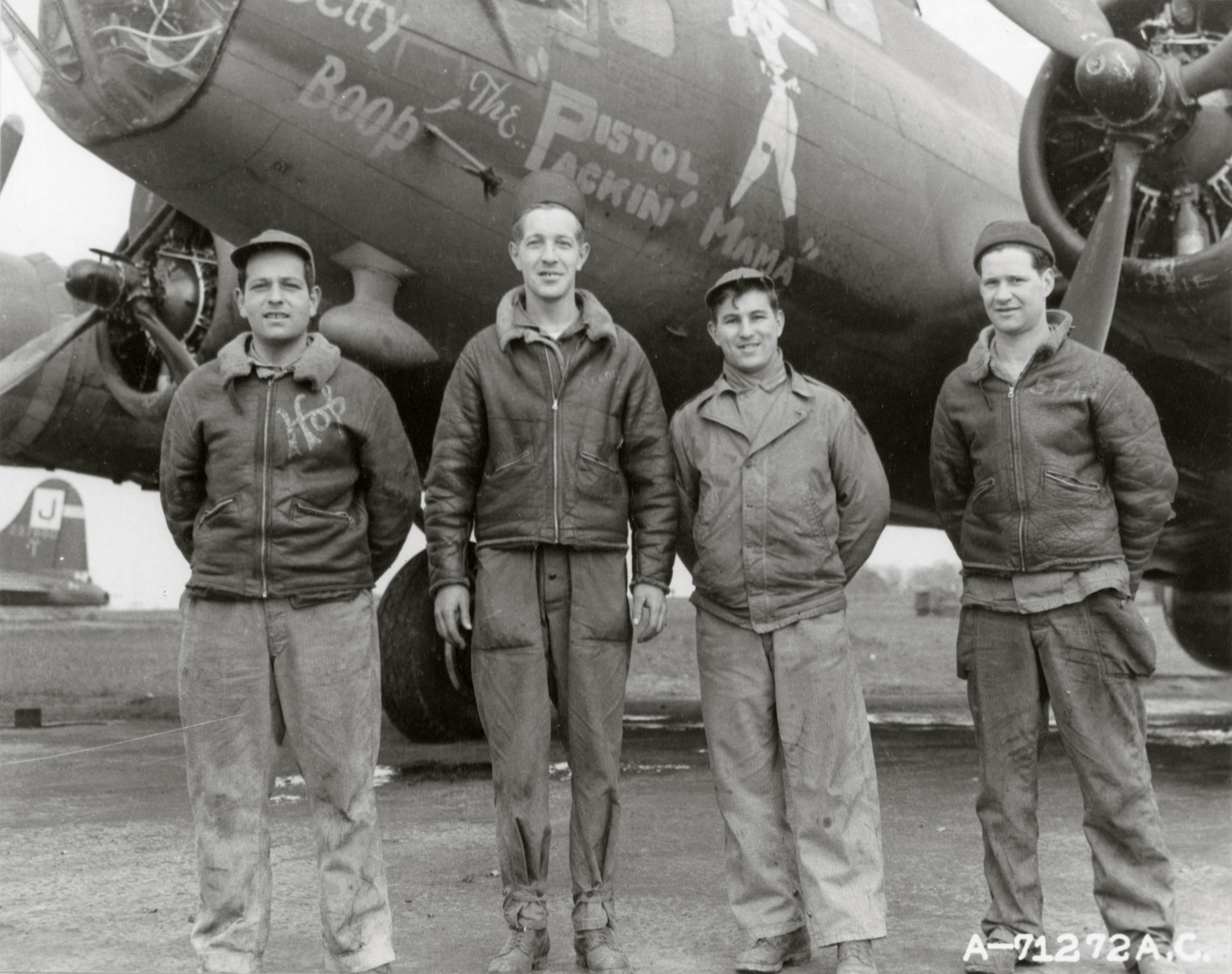 42-30434 B-17F Fortress 8AF 390BG570BS DIA Betty Boop Pistol Packin’ Mama with crew at Framlingham 21st Jan 1944 NA2138