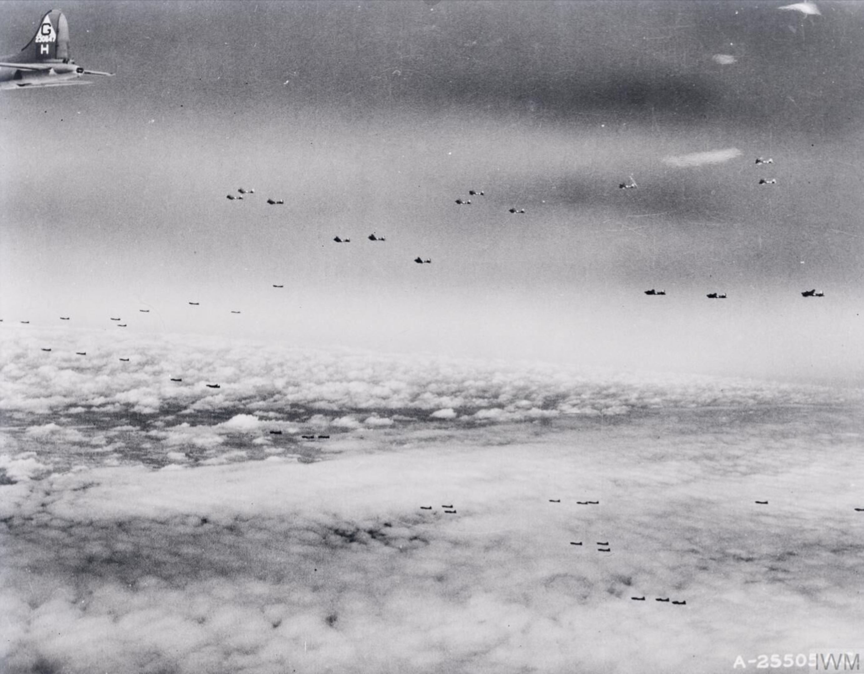 42-30647 B-17F Fortress 8AF 305BG366BS KYH Polly Ann over Stuttgart 6th Sep 1943 FRE15207