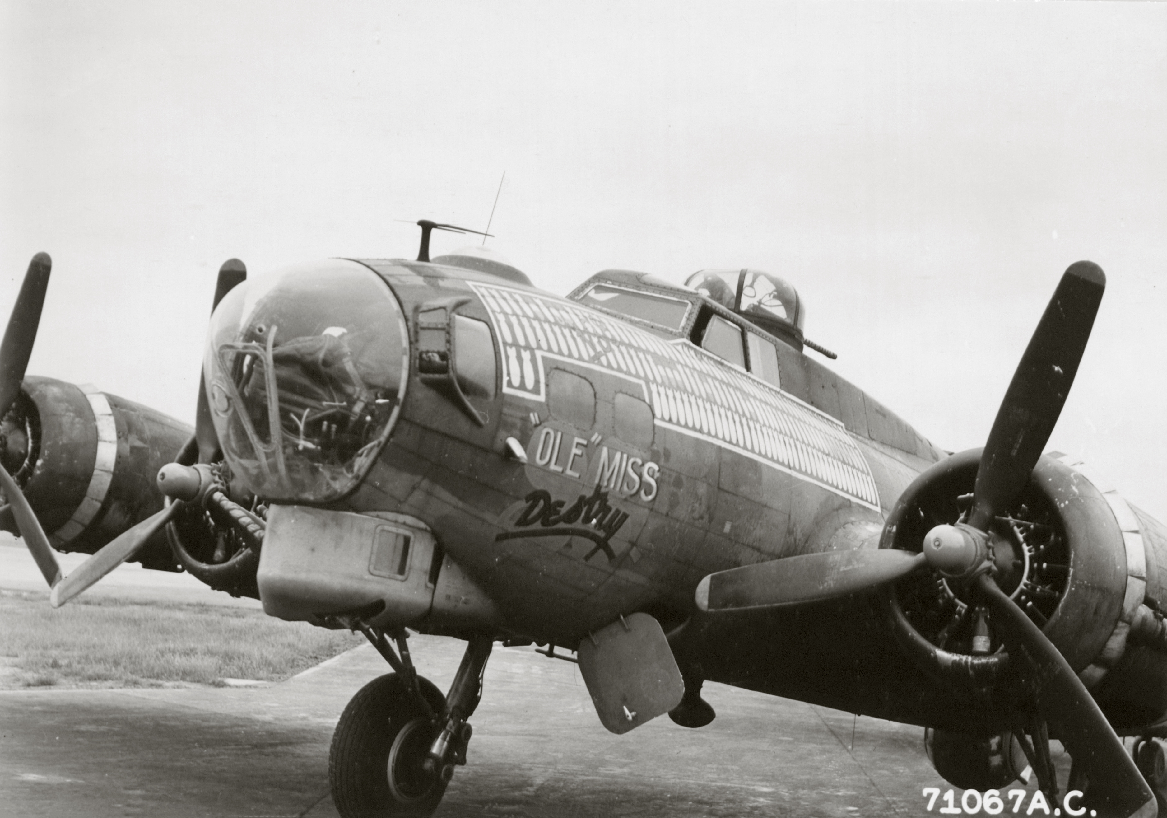 42-31501 B-17G Fortress 8AF 305BG366BS KYR Ole’ Miss Destry aka Son of a Blitz at Chelveston 2nd Jul 1944 NA604