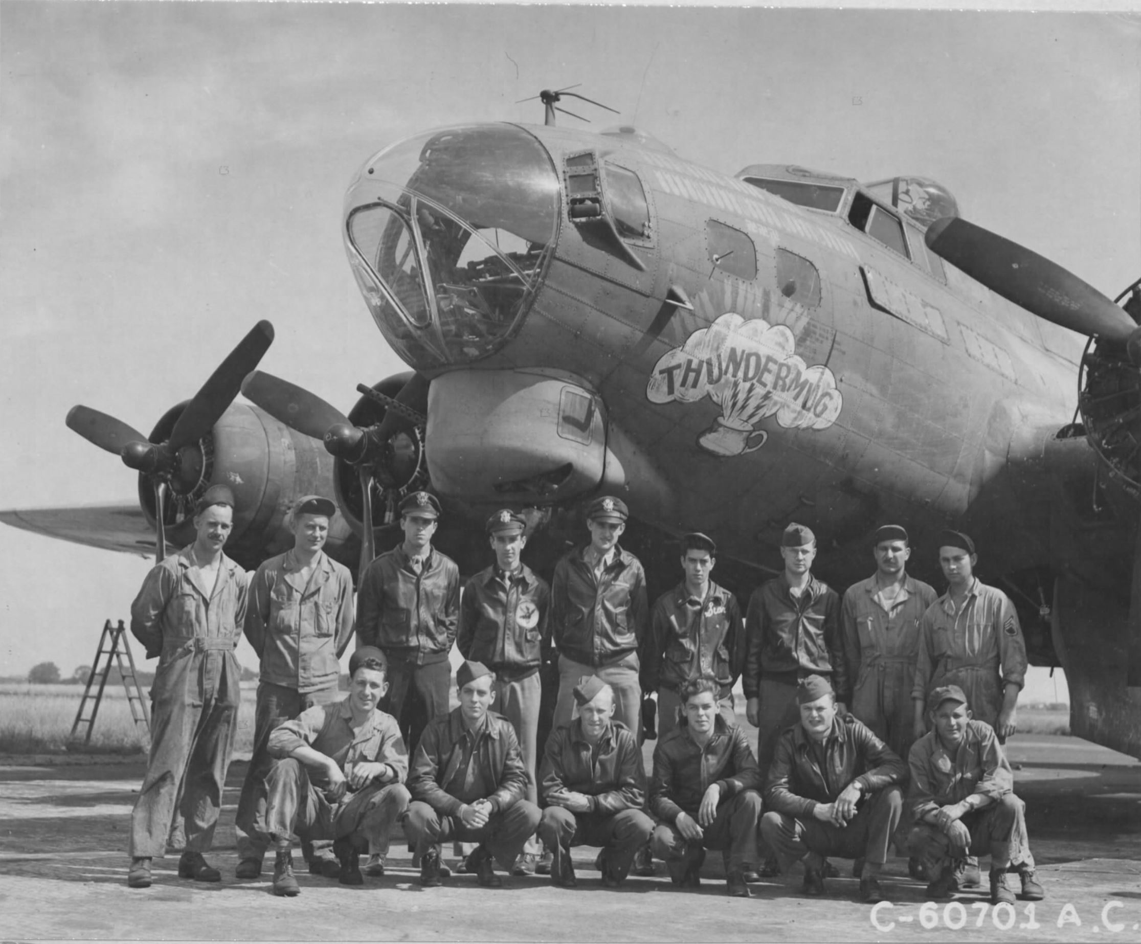 42-38205 B-17G Fortress 8AF 305BG364BS Thundermug with Lt Dix and crew England Aug 1944 01