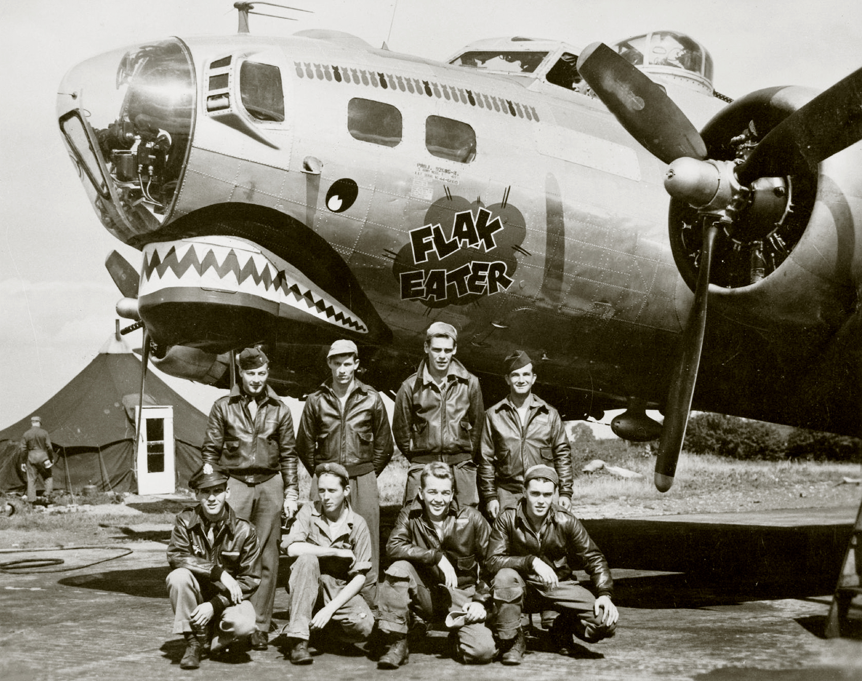 44-6009 B-17G Fortress 8AF 305BG364BS WFJ Flak Eater nose art left side with her crew 01