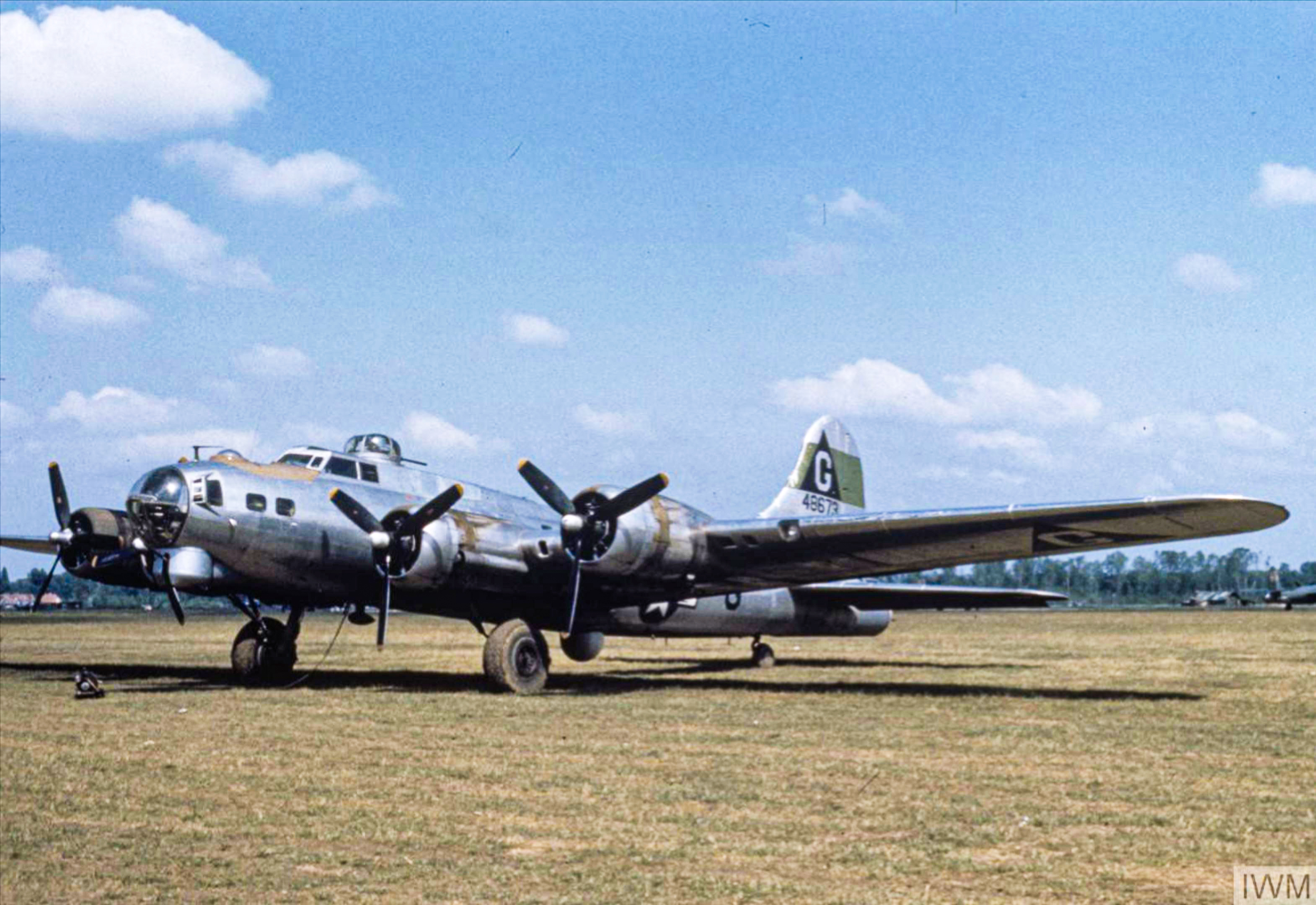 44-8673 B-17G Fortress 8AF 305BG365BS XKG at Namur Belgium FRE5925