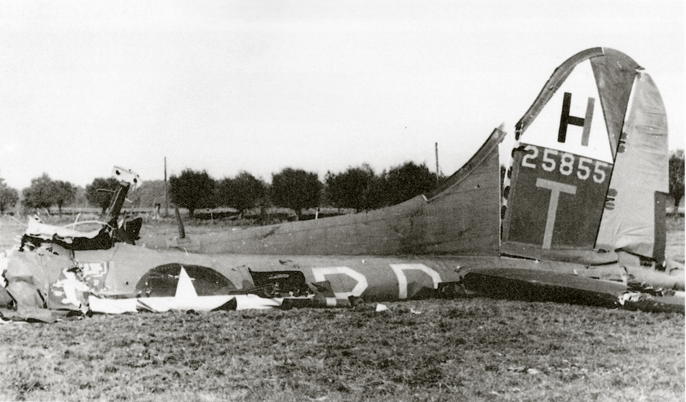 42-5855 B-17F Fortress 8AF 306BG423BS RDT Ramp Tramp shot down over Bremen 8th Oct 1943 01