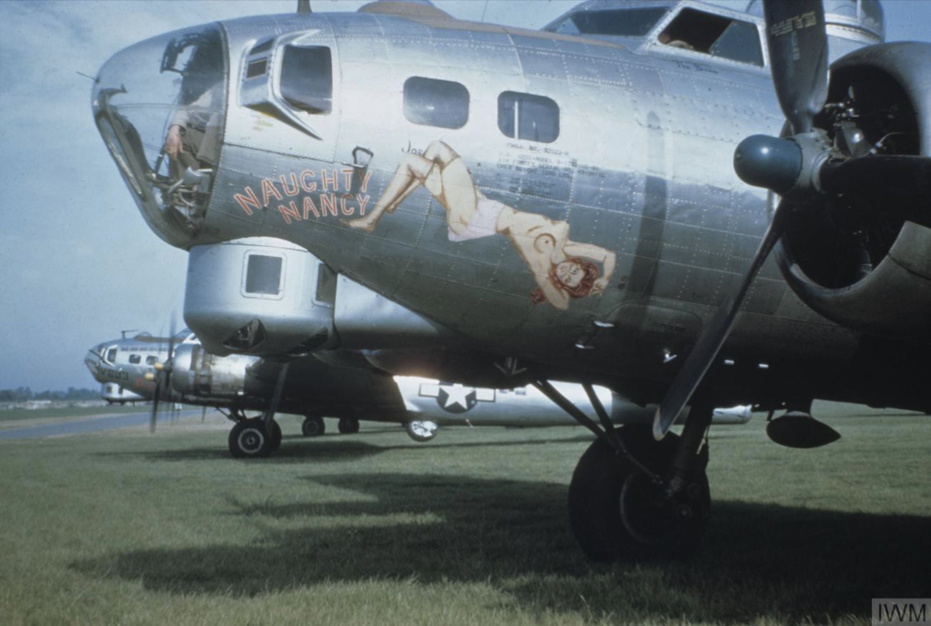 43-39116 B-17G Fortress 8AF 306BG423BS RDT Naughty Nancy FRE5942